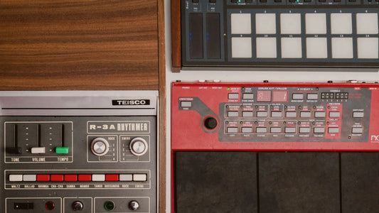 Boîte à rythmes et synthétiseur vintage